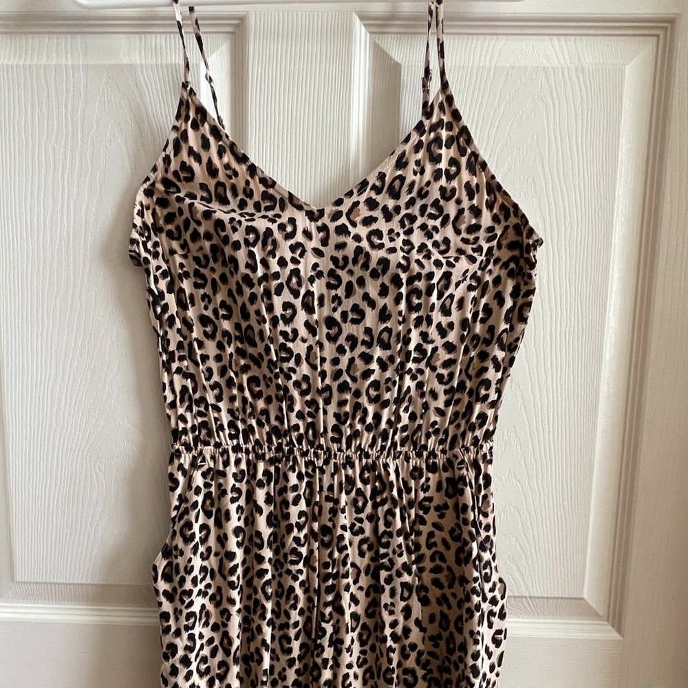 V neck leopard print romper